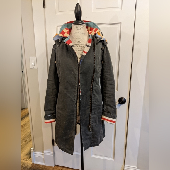 Gorgeous Paul Brodie Jacket - Picture 2 of 16